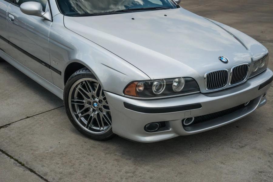 Детали экстерьера BMW M5 (E39) 2003 года  (фото 22 из 148)
